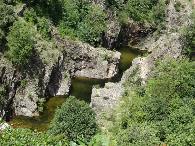 Village Camps International Summer Camp Ard&egrave;che, France 2019-07-26 https://www.villagecamps.com/journals_admin/images/929-40-21-07-2014  (800x533) (75).jpg